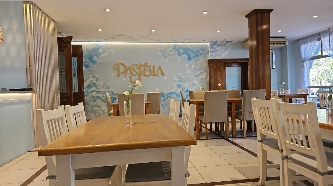 PASTELLA- Café - Pastelería