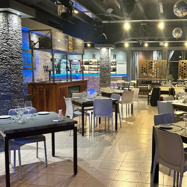 DUVAR Club de Eventos - Las Paredes Restó Club