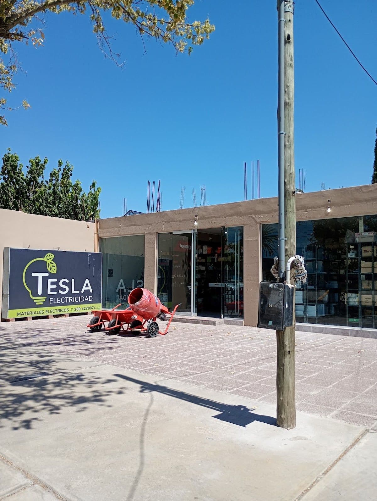 TESLA Electricidad